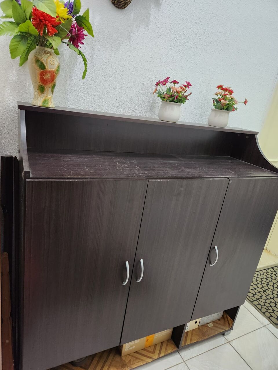 Al Aziziyah, Furniture, SAR 3000,  Sofa Set + 3 Tables + Large Rug (all Together)