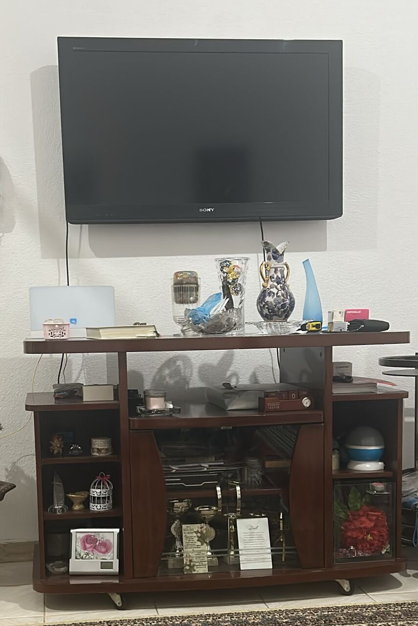 Al Aziziyah, Furniture, SAR 3000,  Sofa Set + 3 Tables + Large Rug (all Together)