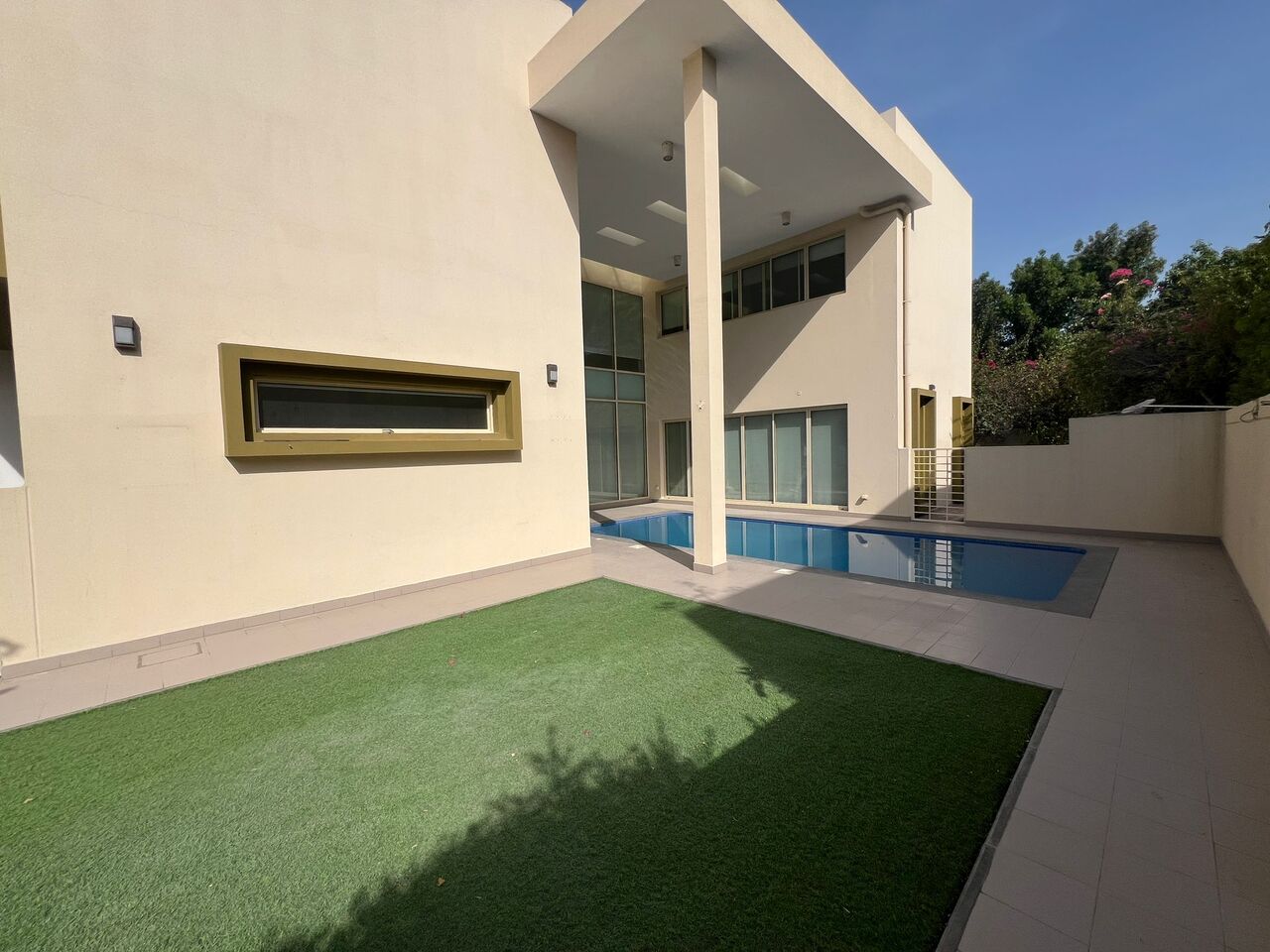 Saar, Villas, BHD 1350,  Furnished,  Modern Compound Villa With Private Pool For Rent In Saar