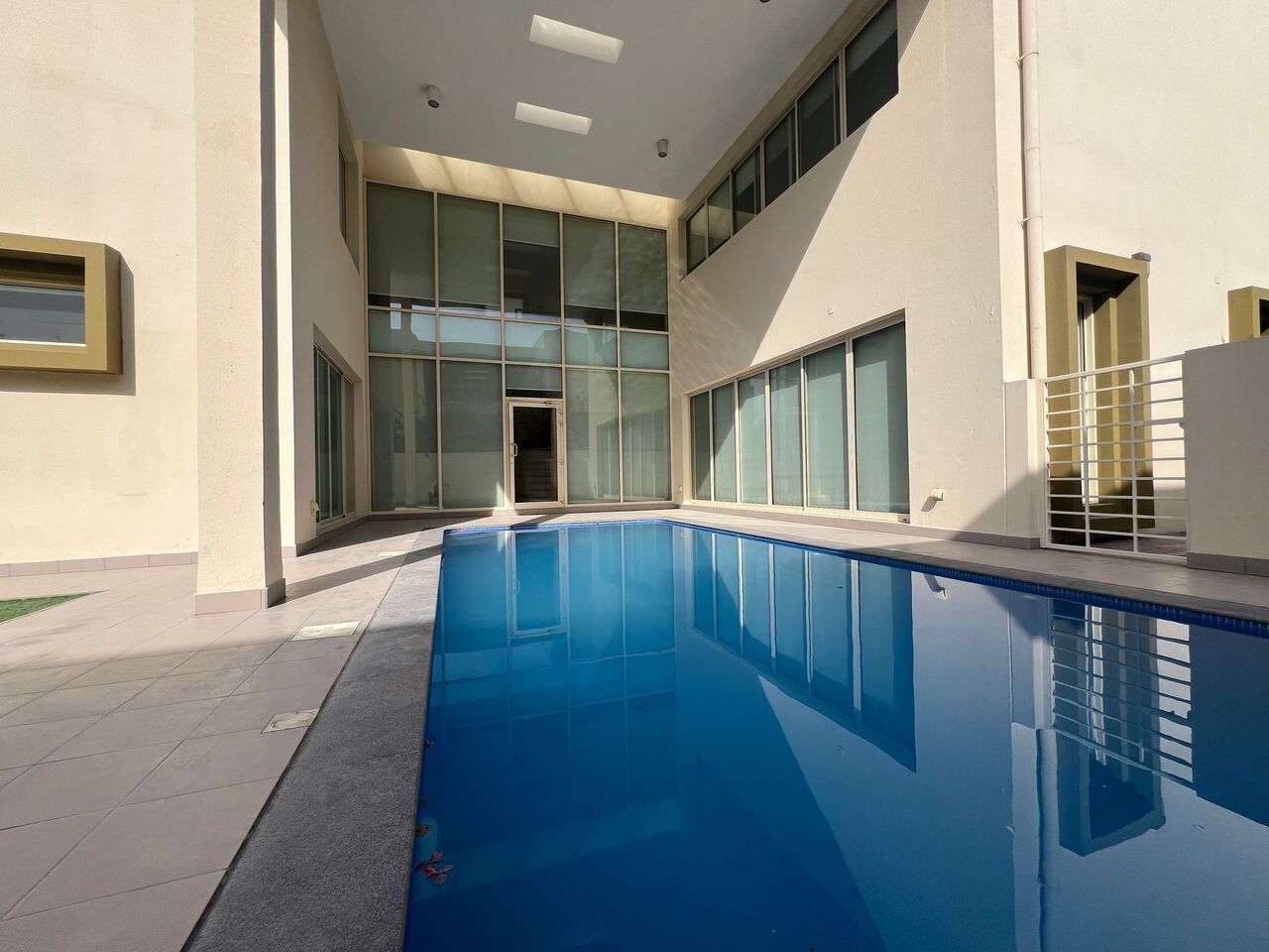 Saar, Villas, BHD 1350,  Furnished,  Modern Compound Villa With Private Pool For Rent In Saar