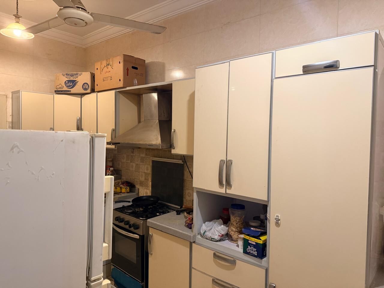 Jeddah, Apartments, Flats, Houses & Villas, SAR 800/month,  Furnished,  3 BR,  Executive Room With Private Washroom In 3BHK Flat &ndash; Prime Location