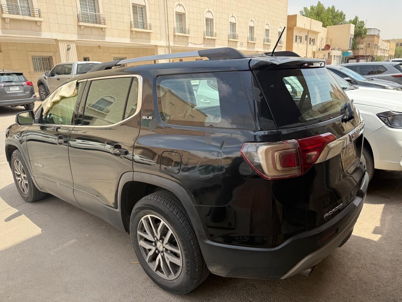 Riyadh, Vehicles, Cars & Trucks , SAR 59550,  GMC Acadia,  2017,  Automatic,  218718 KM,  Well Maintained Car For Sale