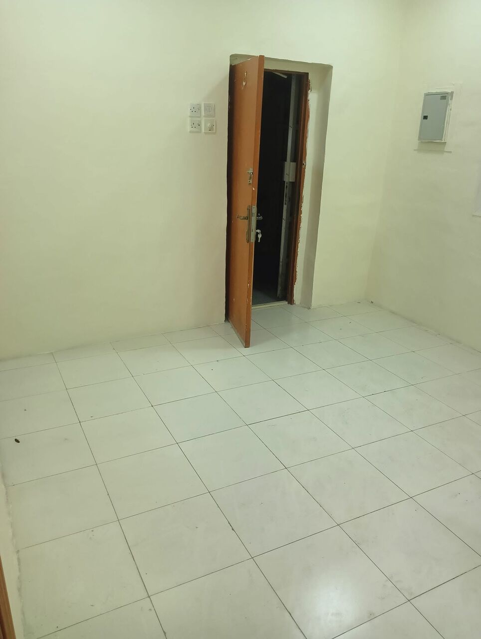 Muharraq, Apartments, Flats, Houses & Villas, BHD 150/month,  1 BR,  Flat For Rent In Muharraq With EWA , Unlimited