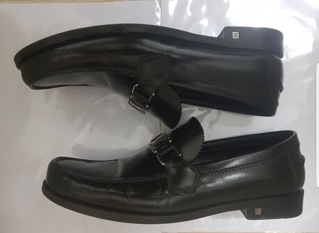 Riyadh, Collectibles, SAR 1500,  Louis Vuitton And VALENTINO Garavani VLogo Signature Leather Slides