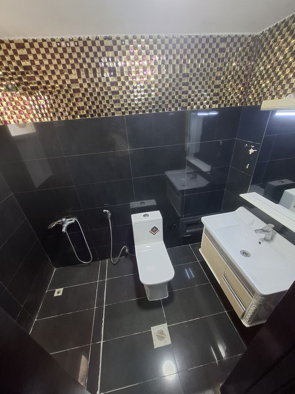 Manama, Apartments, Flats, Houses & Villas, BHD 330/month,  Furnished,  2 BR,  90 Sq. Meter,  Fully Furnished 2 Bedrooms Flat In Seef