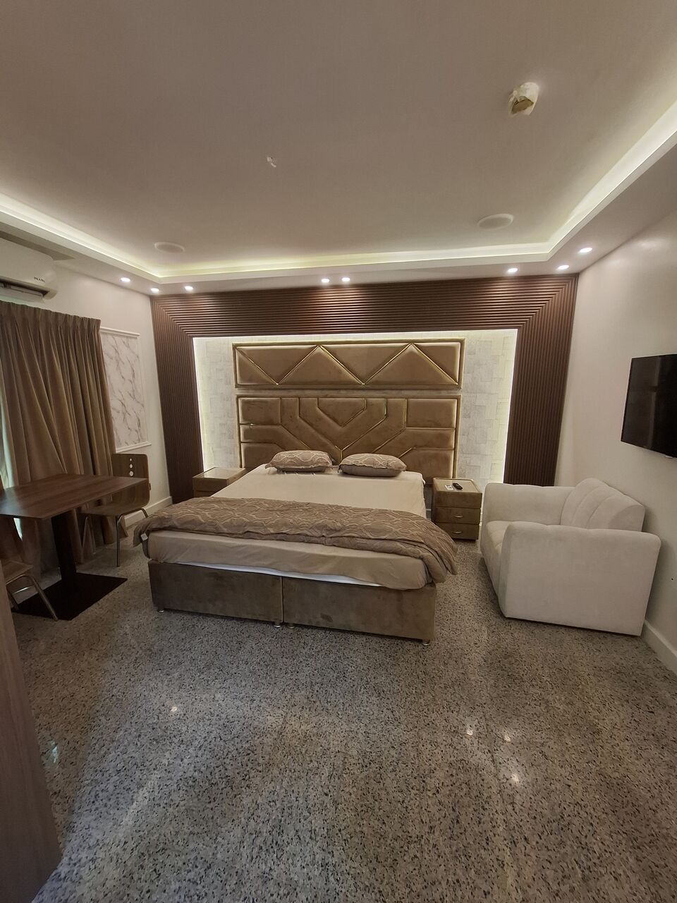 Manama, Housing Exchanges, BHD 230/month,  Studio,  35 Sq. Meter,  Fully Furnished Studio Apartment For Rent In Seef