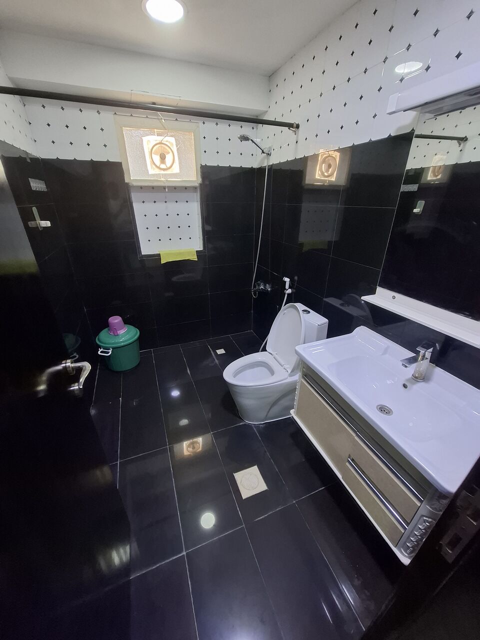 Manama, Housing Exchanges, BHD 270/month,  1 BR,  75 Sq. Meter,  Fully Furnished 1Bedroom Apartment In Seef