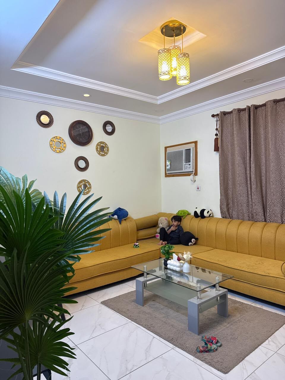 Jeddah, Apartments, Flats, Houses & Villas, SAR 1600/month,  Furnished Room For Executive Bachelor In A Family Flat.