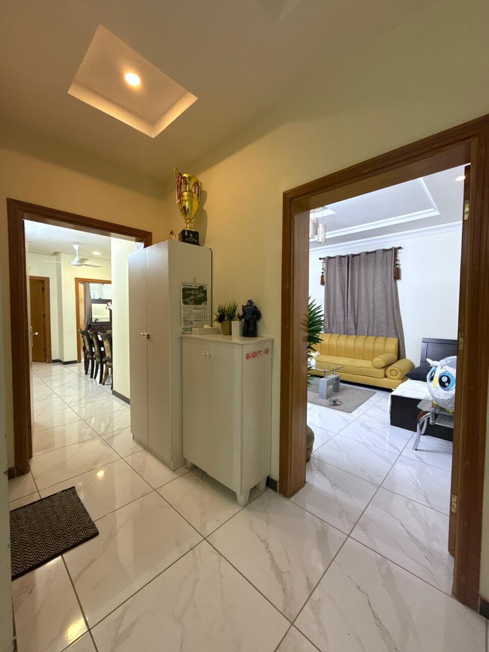 Jeddah, Apartments, Flats, Houses & Villas, SAR 1600/month,  Furnished Room For Executive Bachelor In A Family Flat.