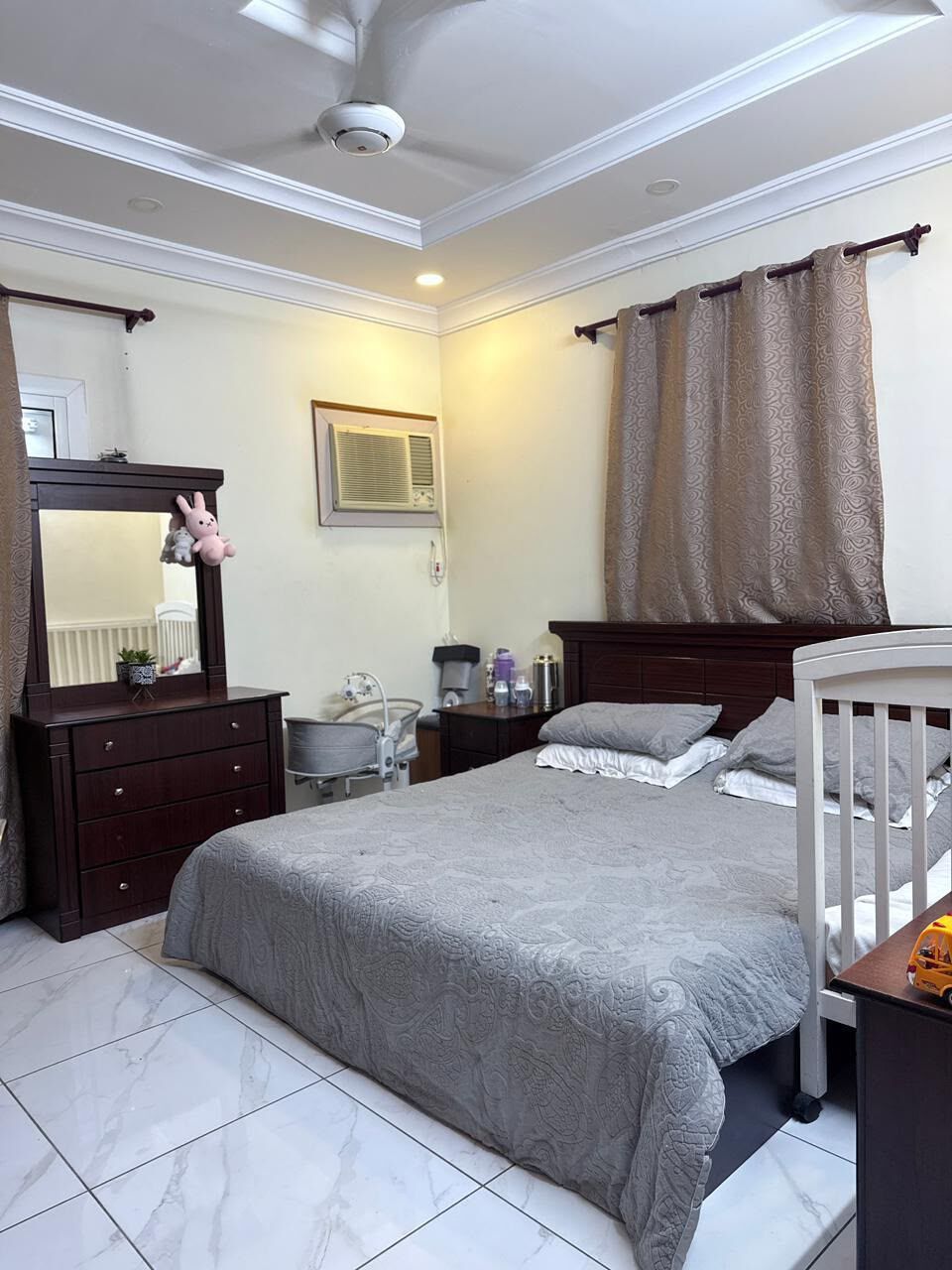 Jeddah, Apartments, Flats, Houses & Villas, SAR 1600/month,  Furnished Room For Executive Bachelor In A Family Flat.
