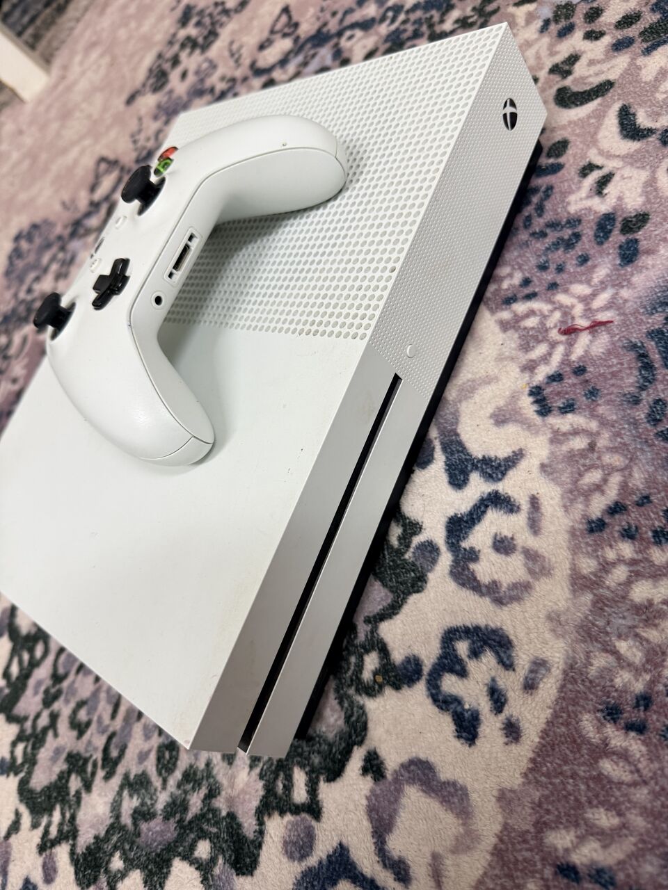 Jubail, Video Games, SAR 700,  Xbox One S 1tb With 5 Cds