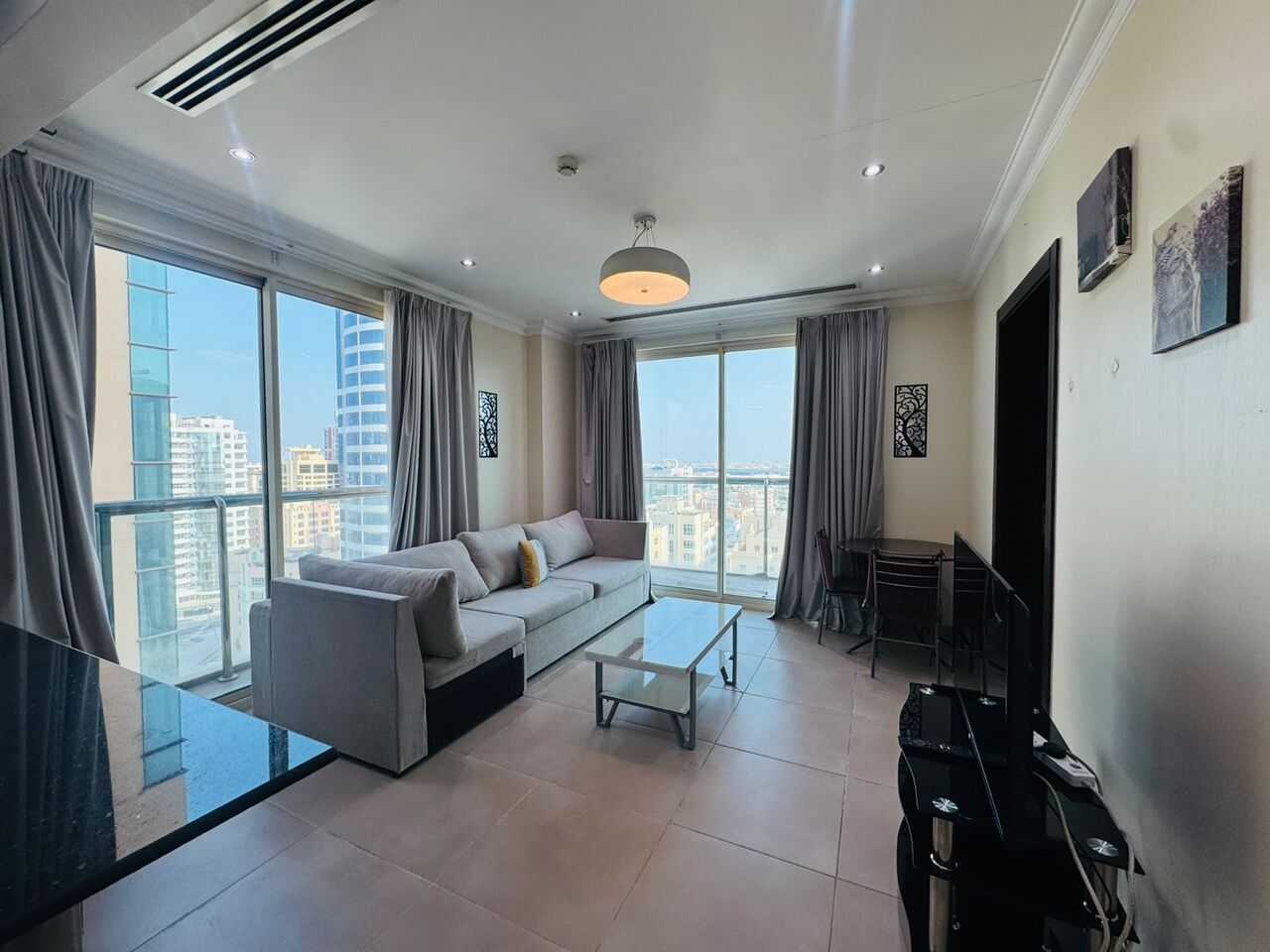Juffair, Apartments, Flats, Houses & Villas, BHD 260/month,  Furnished,  1 BR,  85 Sq. Meter,  Best Offer Price Large Balcony Near Rameez Mall Juffair