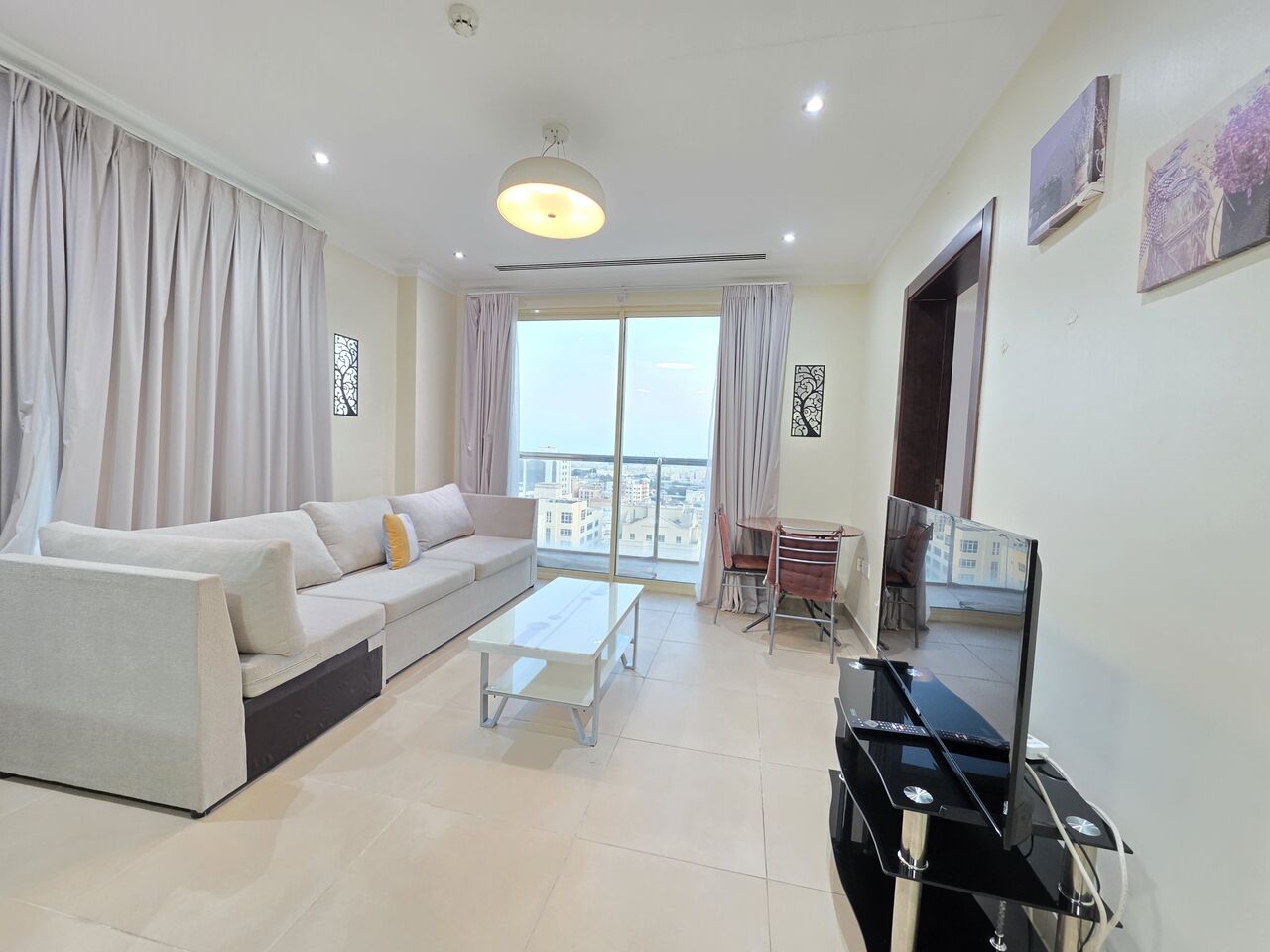 Juffair, Apartments, Flats, Houses & Villas, BHD 260/month,  Furnished,  1 BR,  85 Sq. Meter,  Best Offer Price Large Balcony Near Rameez Mall Juffair