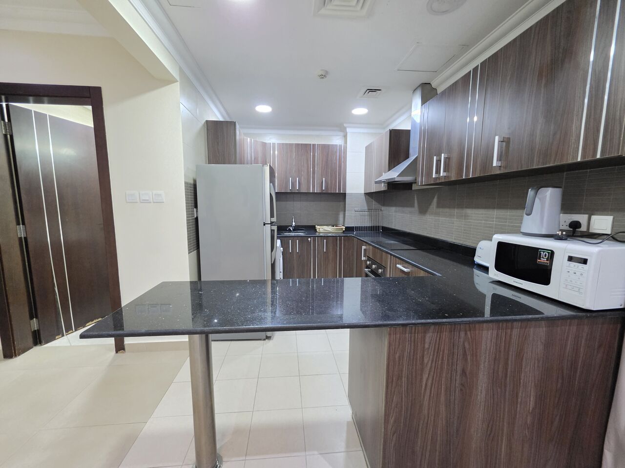 Juffair, Apartments, Flats, Houses & Villas, BHD 260/month,  Furnished,  1 BR,  85 Sq. Meter,  Best Offer Price Large Balcony Near Rameez Mall Juffair