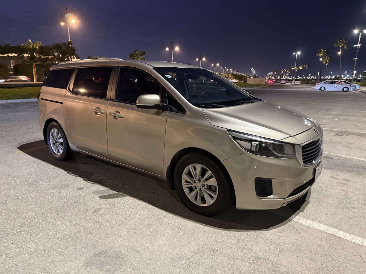 Khobar, Vehicles, Cars & Trucks , SAR 29500,  Kia Carnival,  2016,  Automatic,  209500 KM,     (Mob# 0535849405)