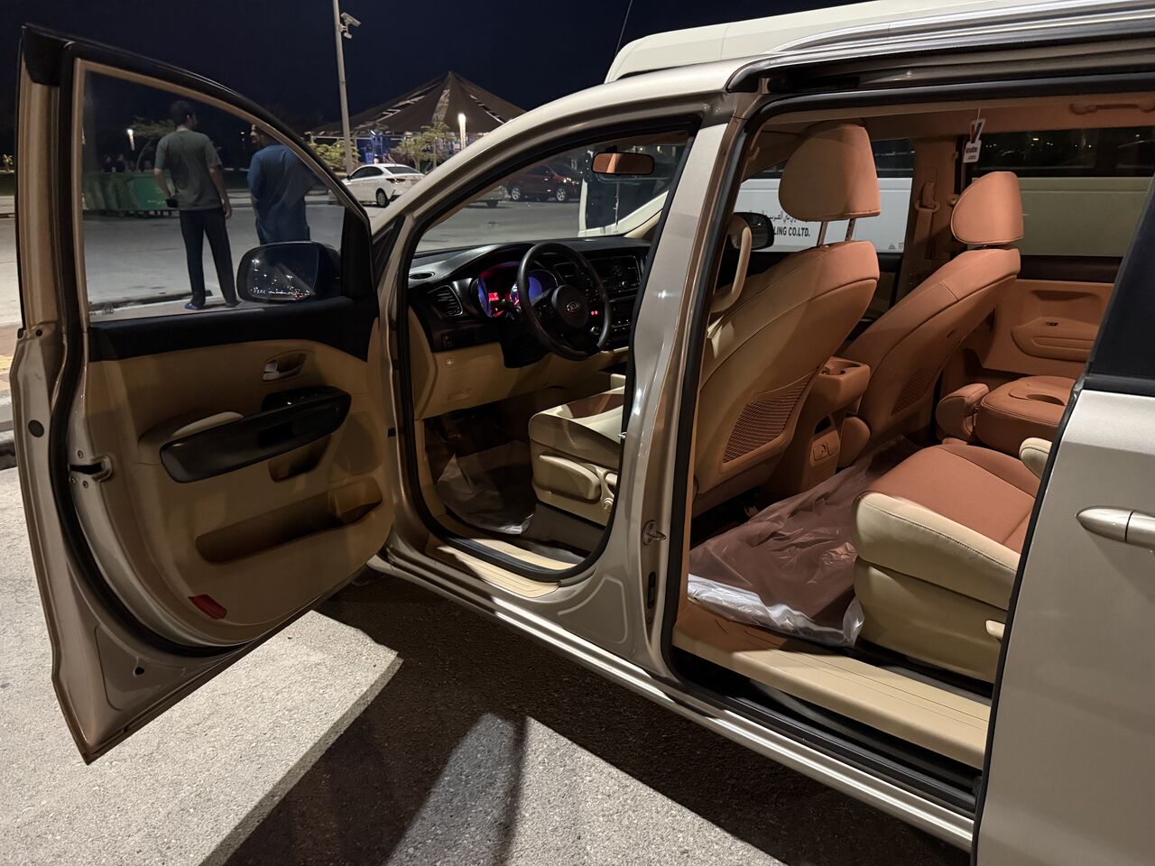 Khobar, Vehicles, Cars & Trucks , SAR 29500,  Kia Carnival,  2016,  Automatic,  209500 KM,     (Mob# 0535849405)