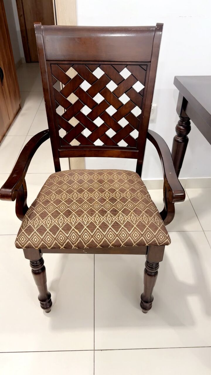 Jeddah, Furniture, SAR 300,  IKEA Dinning Table For Sale