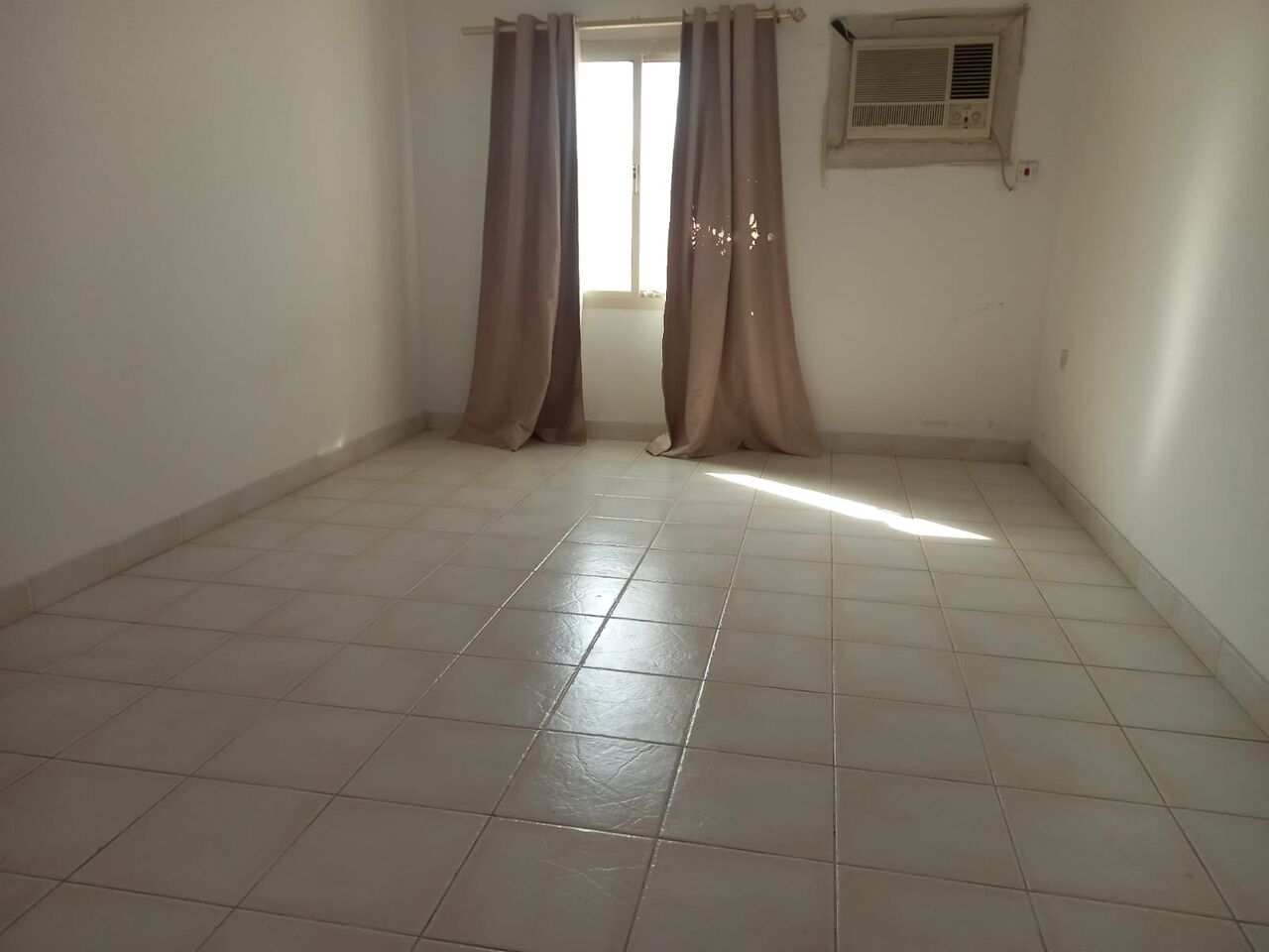 Busaiteen, Apartments, Flats, Houses & Villas, BHD 180/month,  2 BR,  # 2 BEDROOMS,2 BATHROOMS,HALL,KITCHEN,WITH A/C,CURTAIN FLAT FOR RENT -180/BD #