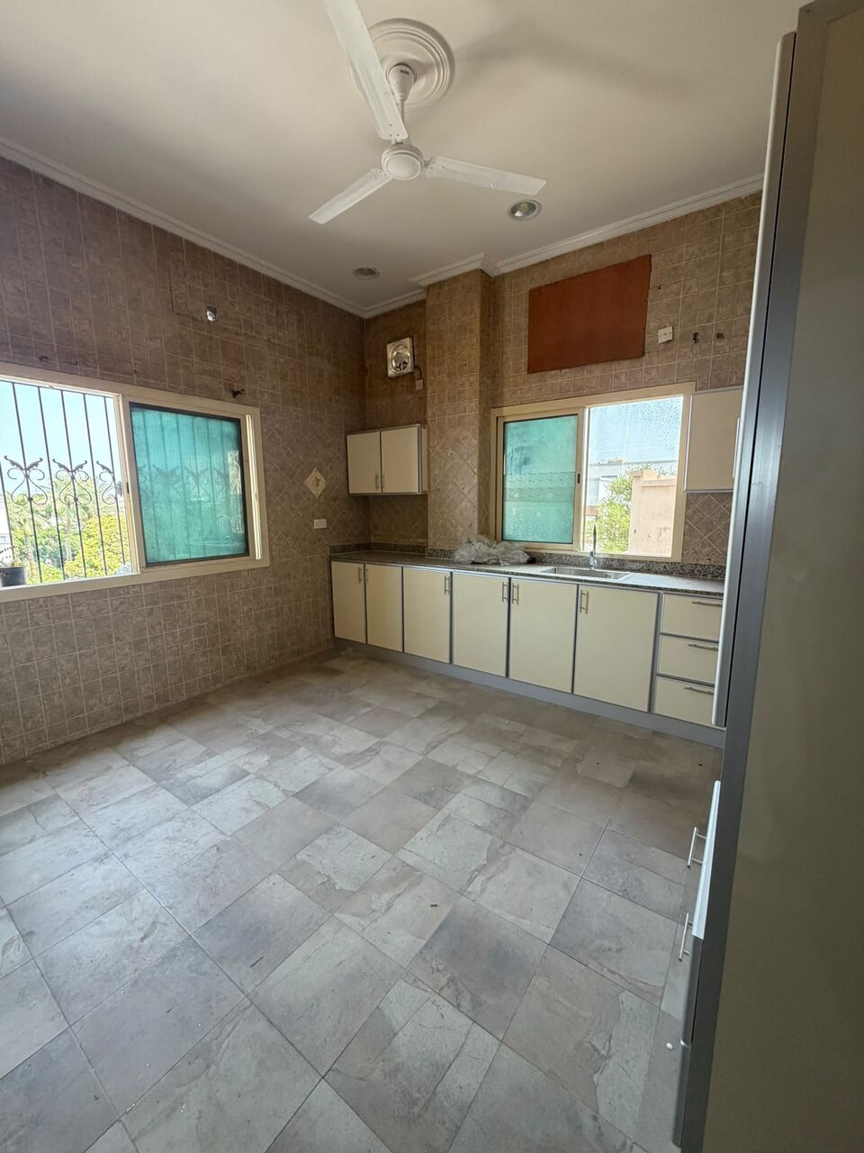 Kabul, Apartments, Flats, Houses & Villas, AFN 180/year,  110 Sq. Meter,  للإيجار شقة في المصلى