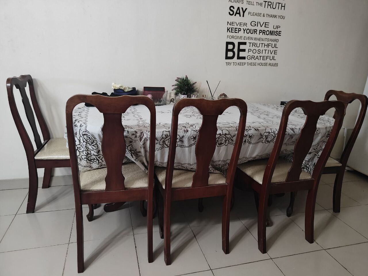 Umm Al Hassam, Furniture, BHD 120,  Dining Table Set For Sale!!