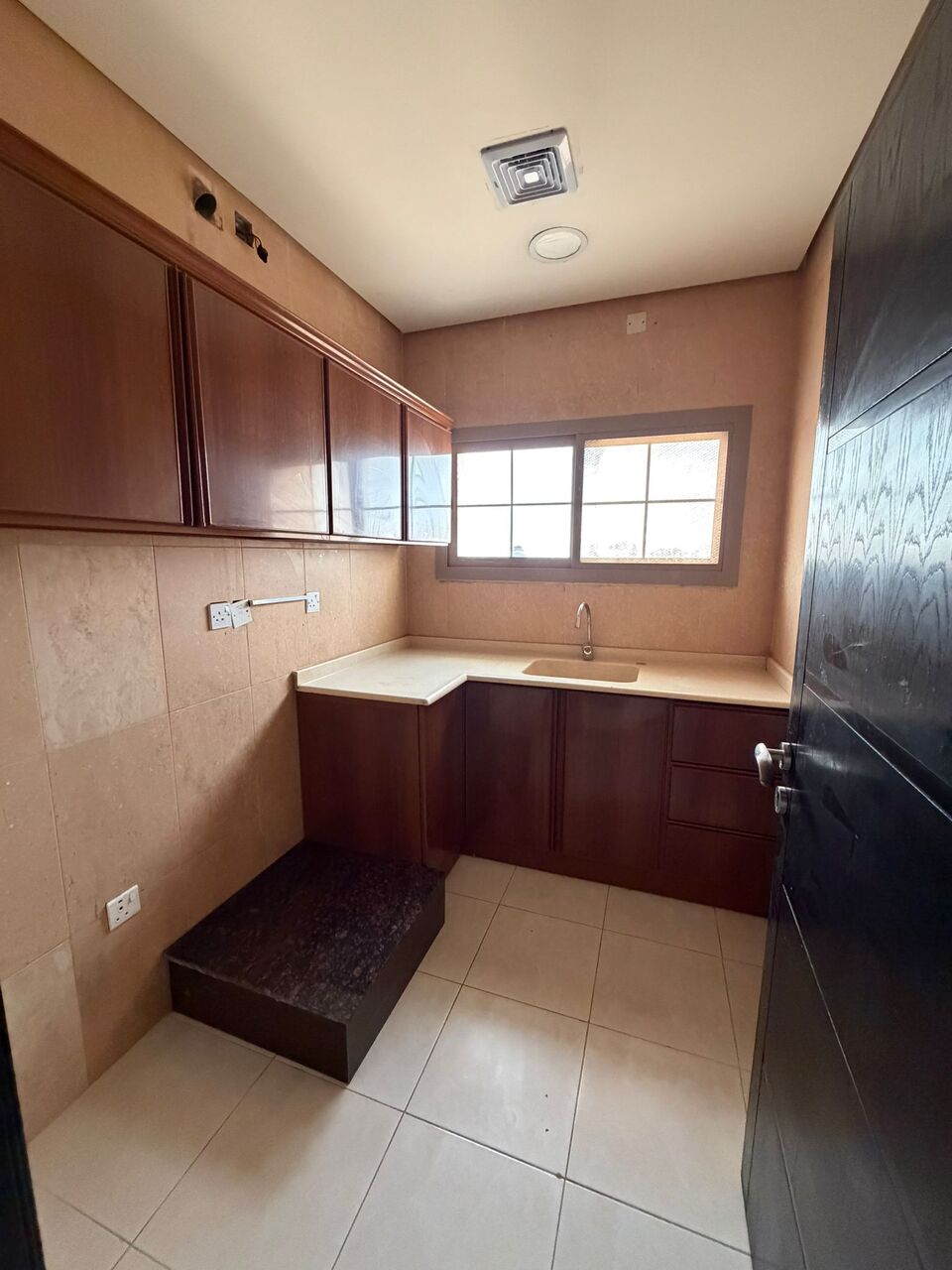 Kabul, Apartments, Flats, Houses & Villas, AFN 200/year,  150 Sq. Meter,  للإيجار شقة راقية في الجنبية
