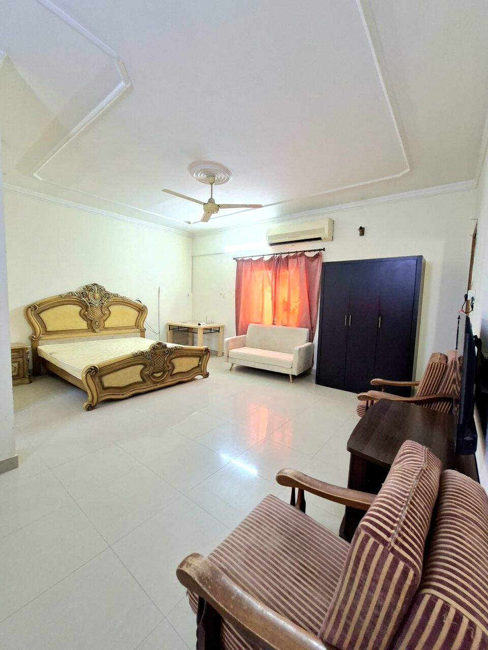 Hoora, Apartments, Flats, Houses & Villas, BHD 185/month,  Furnished,  Studio,  Fully Furnished Family Studio Flat With Ewa In Hoora,WiFi,Neat & Clean Flat @ 35547951