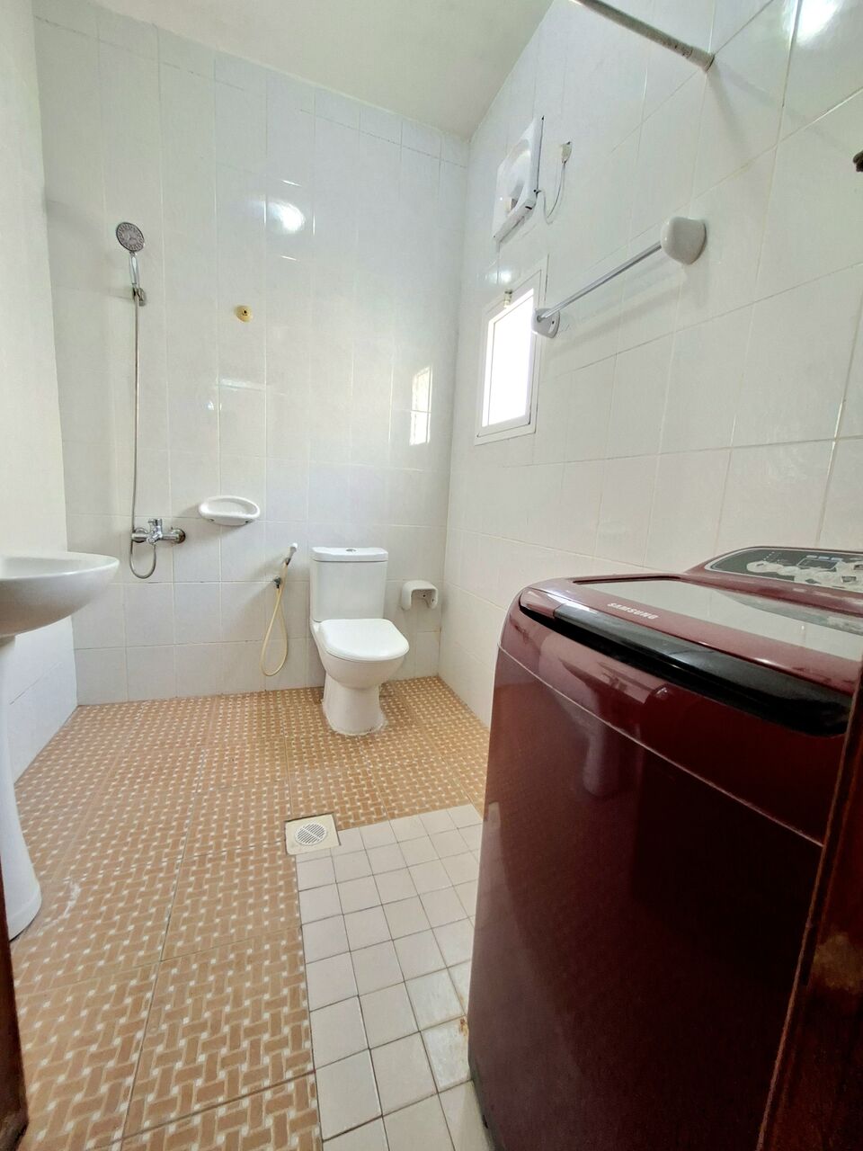 Hoora, Apartments, Flats, Houses & Villas, BHD 185/month,  Furnished,  Studio,  Fully Furnished Family Studio Flat With Ewa In Hoora,WiFi,Neat & Clean Flat @ 35547951