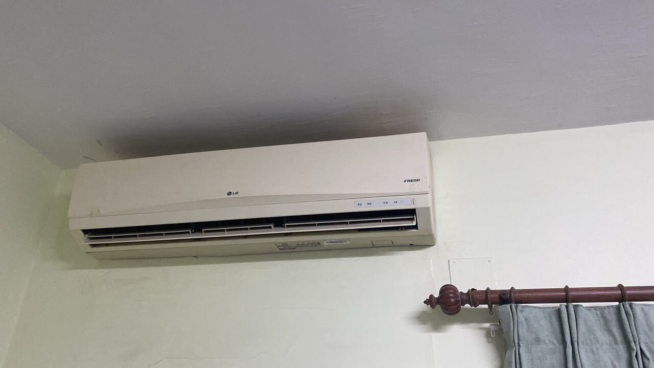 Al Sulaymaniyyah, Air Conditioners, SAR 800,  I Am Leaving Riyadh I Would Like To Urgently Sell All These Items Plz Contact If Needed