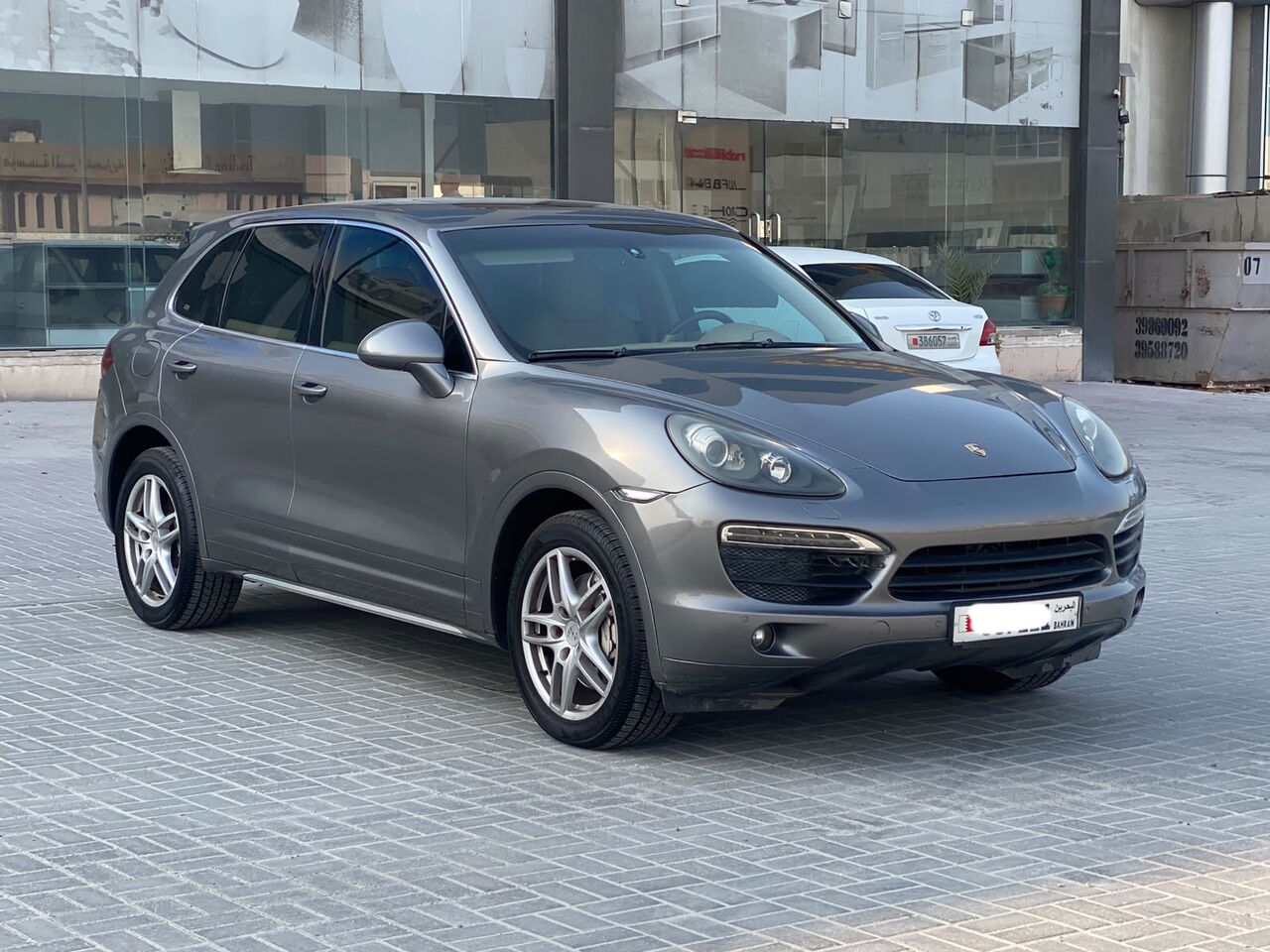Manama, Vehicles, Cars & Trucks , BHD 2800,  Porsche Cayenne,  2012,  Automatic,  180200 KM,     (Grey)