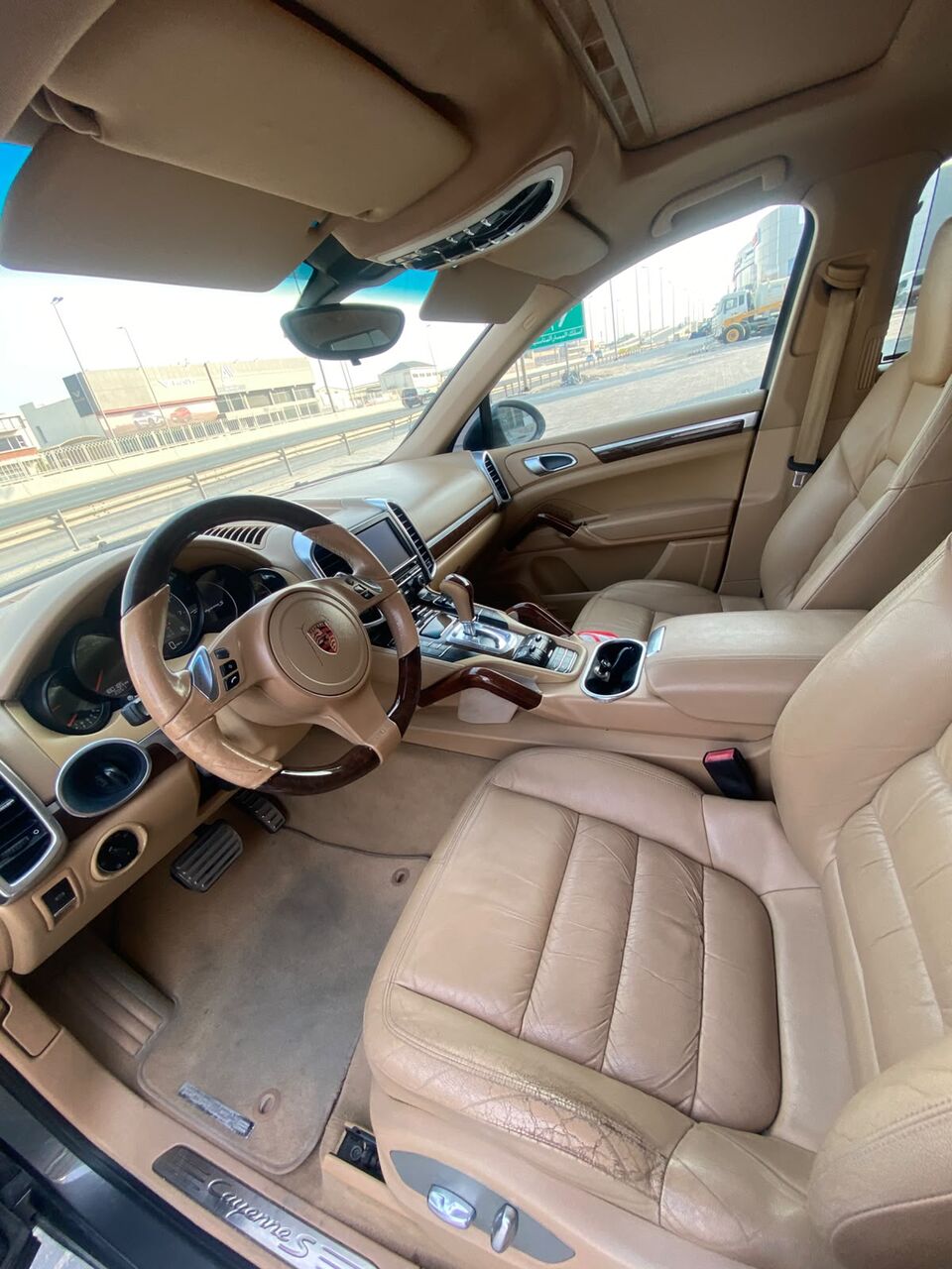 Manama, Vehicles, Cars & Trucks , BHD 2800,  Porsche Cayenne,  2012,  Automatic,  180200 KM,     (Grey)