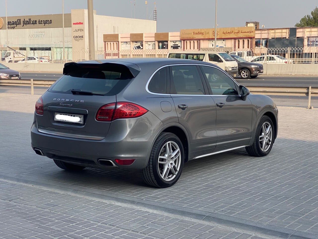 Manama, Vehicles, Cars & Trucks , BHD 2800,  Porsche Cayenne,  2012,  Automatic,  180200 KM,     (Grey)