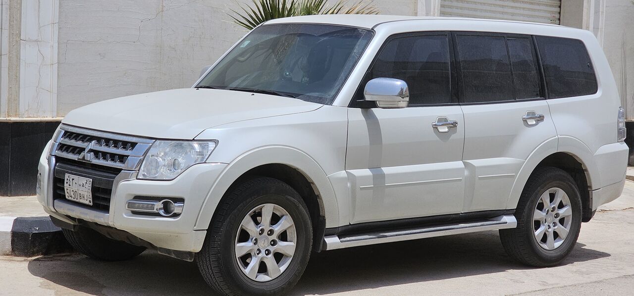 Riyadh, Vehicles, Cars & Trucks , SAR 52000,  Mitsubishi Pajero 5-Door,  2016,  Automatic,  165000 KM,  🚗 For Sale:  () –V6 GLS Perfect Condition