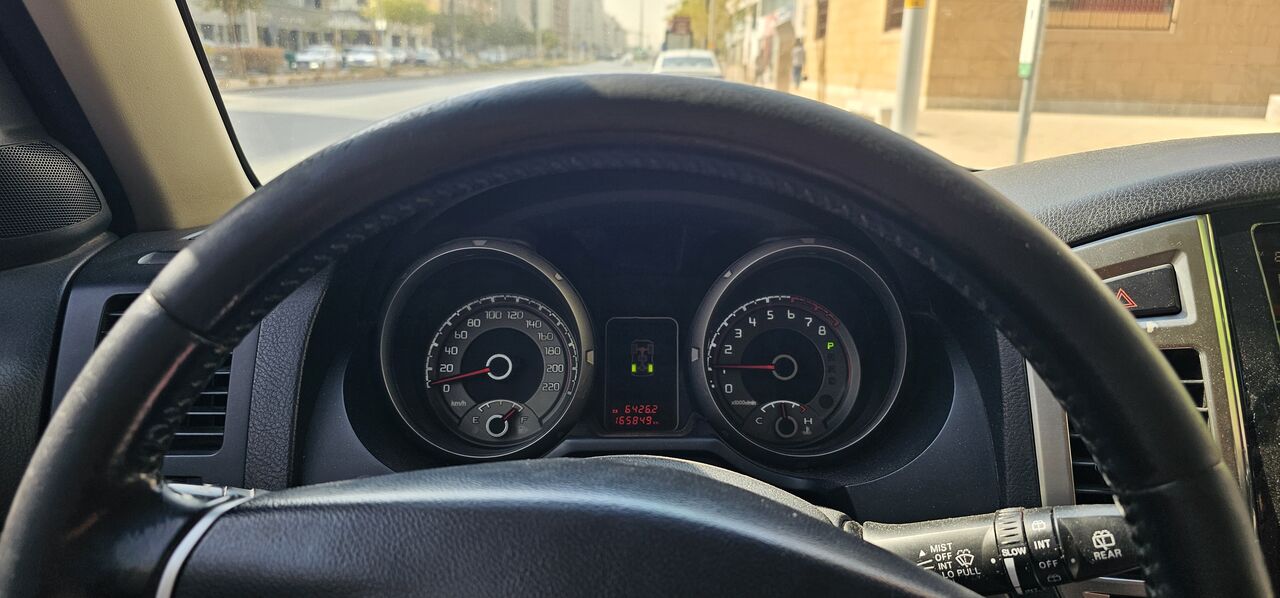 Riyadh, Vehicles, Cars & Trucks , SAR 52000,  Mitsubishi Pajero 5-Door,  2016,  Automatic,  165000 KM,  🚗 For Sale:  () –V6 GLS Perfect Condition