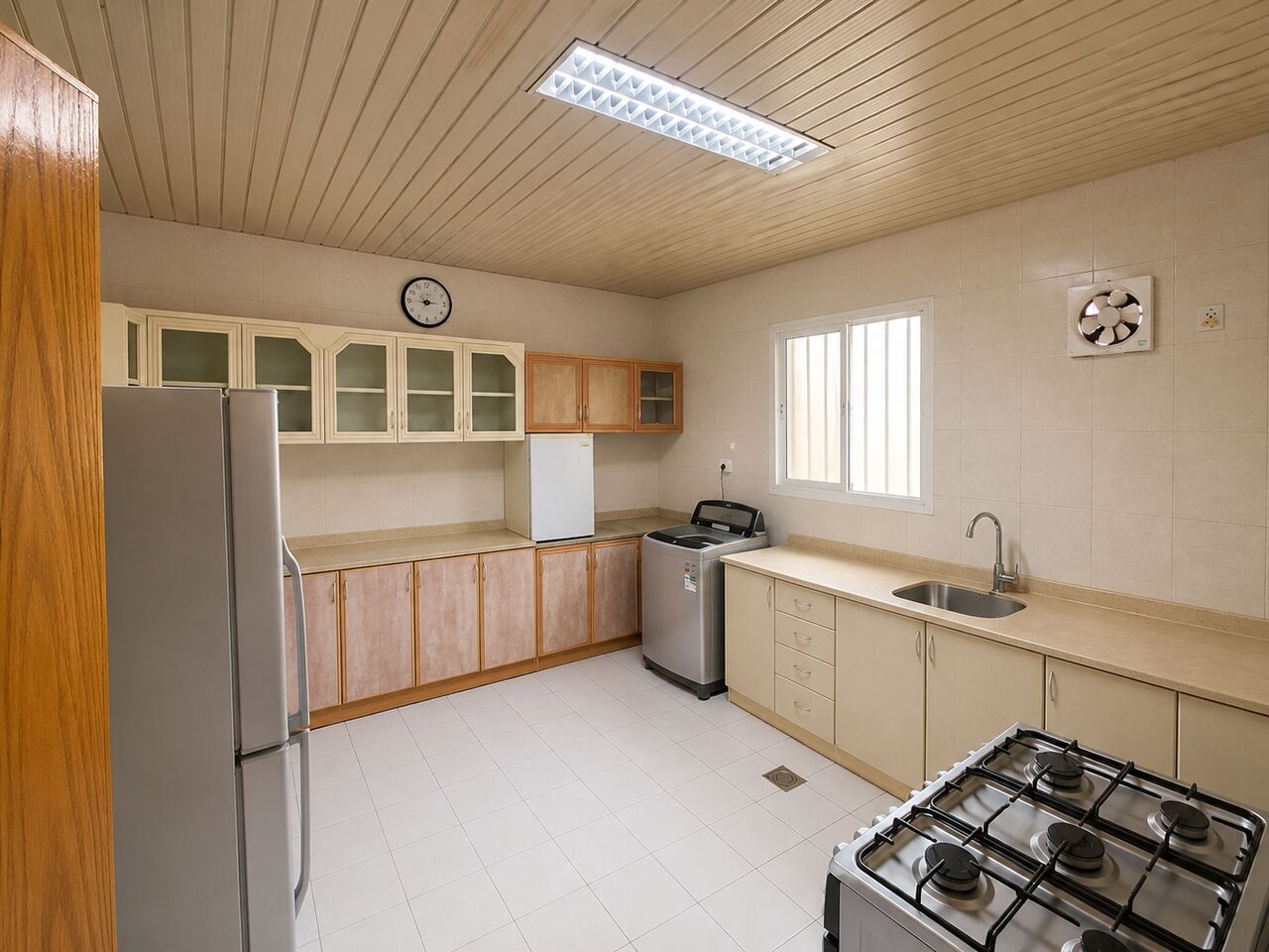 Jubail, Apartments, Flats, Houses & Villas, SAR 27200/year,  3 BR,  Family Flat For Rent With All Household Item