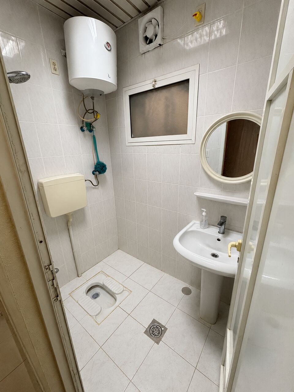 Jubail, Apartments, Flats, Houses & Villas, SAR 27200/year,  3 BR,  Family Flat For Rent With All Household Item