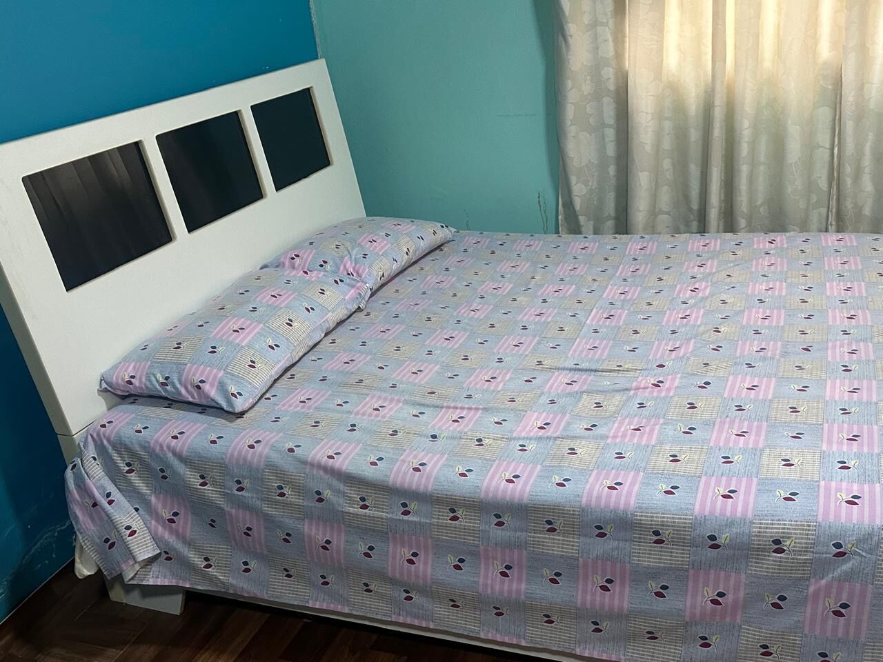 Jeddah, Furniture, SAR 1,  3 Beds With Mattress + Table For Sale