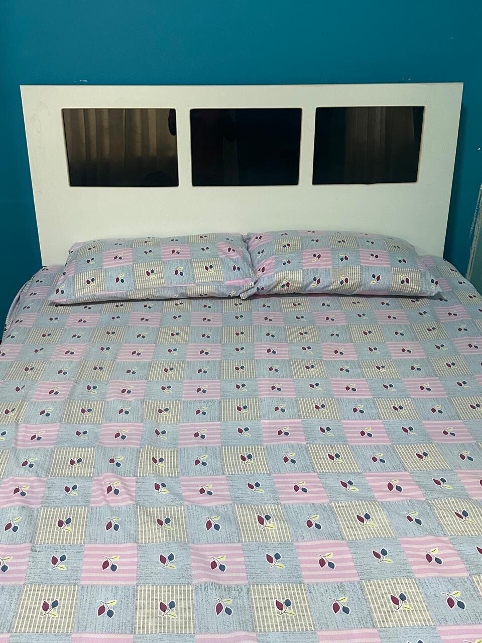 Jeddah, Furniture, SAR 1,  3 Beds With Mattress + Table For Sale