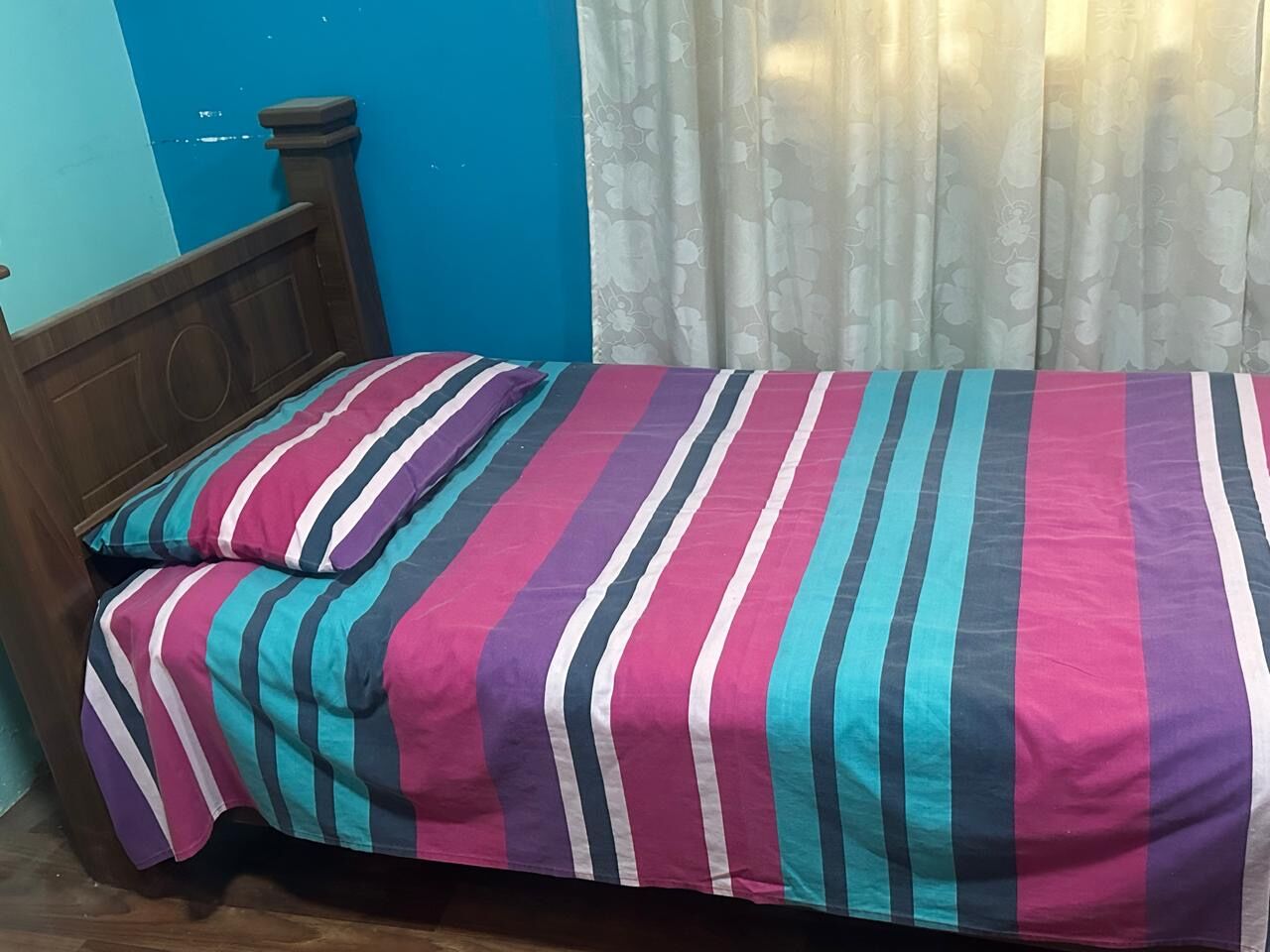 Jeddah, Furniture, SAR 1,  3 Beds With Mattress + Table For Sale
