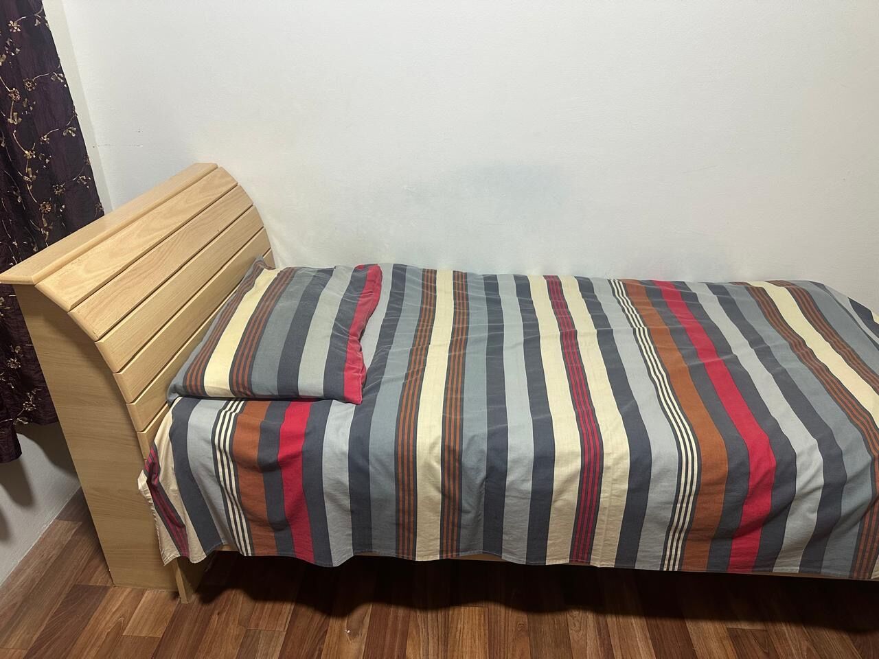 Jeddah, Furniture, SAR 1,  3 Beds With Mattress + Table For Sale
