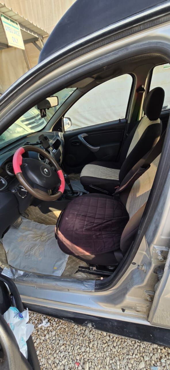 Olaya, Vehicles, Cars & Trucks , SAR 13000,  Renault Duster,  2014,  Automatic,  298000 KM,  Urgently Need To Sell - Family Jeep