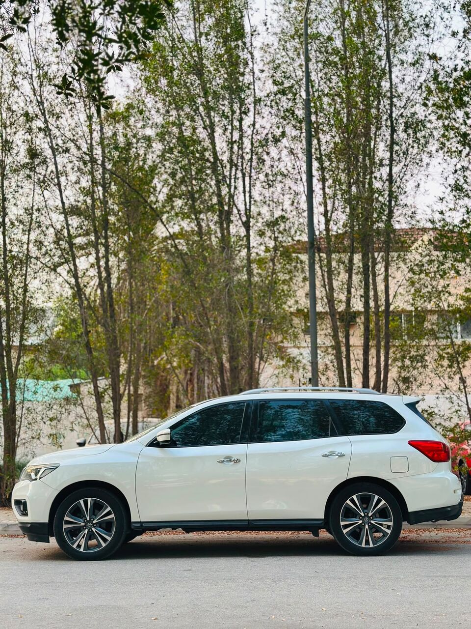 Segaya, Vehicles, Cars & Trucks , BHD 4750,  Nissan Pathfinder,  2018,  Automatic,  102000 KM,    MODEL FULLY LOADED WITH PANORAMIC SUNROOF SINGLE OWNER 35400768
