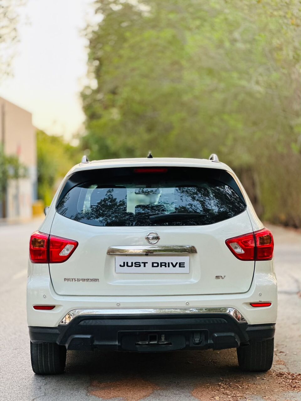Segaya, Vehicles, Cars & Trucks , BHD 4750,  Nissan Pathfinder,  2018,  Automatic,  102000 KM,    MODEL FULLY LOADED WITH PANORAMIC SUNROOF SINGLE OWNER 35400768