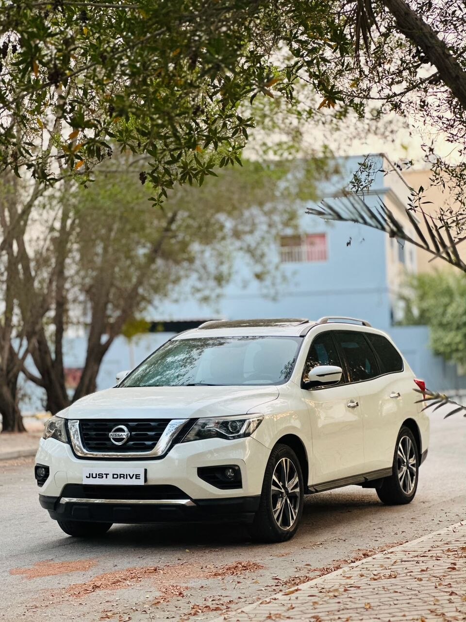 Segaya, Vehicles, Cars & Trucks , BHD 4750,  Nissan Pathfinder,  2018,  Automatic,  102000 KM,    MODEL FULLY LOADED WITH PANORAMIC SUNROOF SINGLE OWNER 35400768