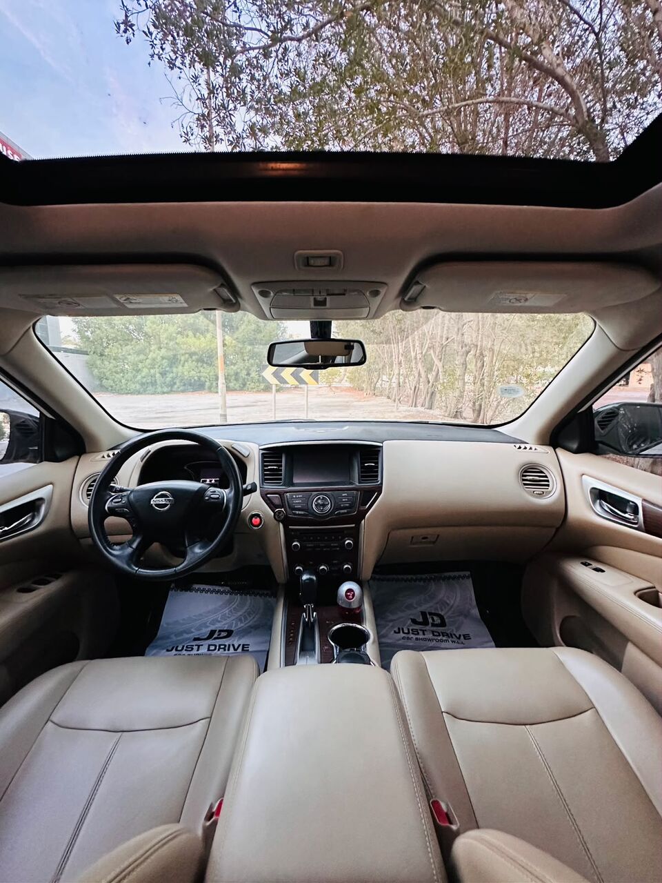 Segaya, Vehicles, Cars & Trucks , BHD 4750,  Nissan Pathfinder,  2018,  Automatic,  102000 KM,    MODEL FULLY LOADED WITH PANORAMIC SUNROOF SINGLE OWNER 35400768