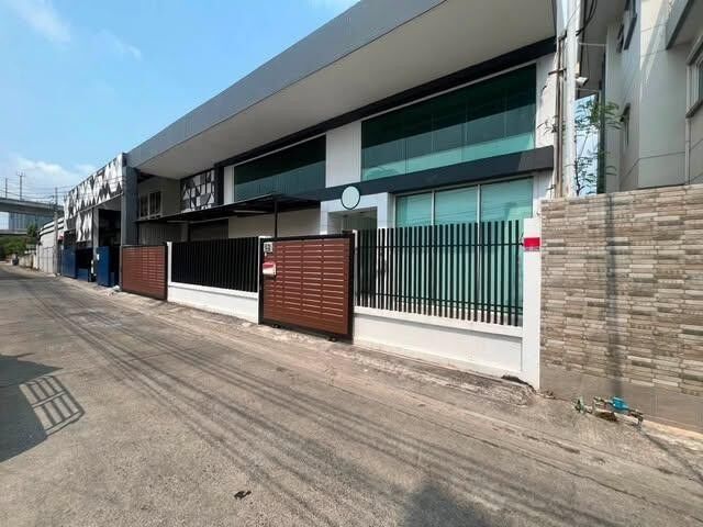 Bangkok, Villas, THB 90000,  110 Sq. Feet,  BR 1928 ให้เช่าโกดังพร้อมออฟฟิศ รวม 440 ตรม. ร
