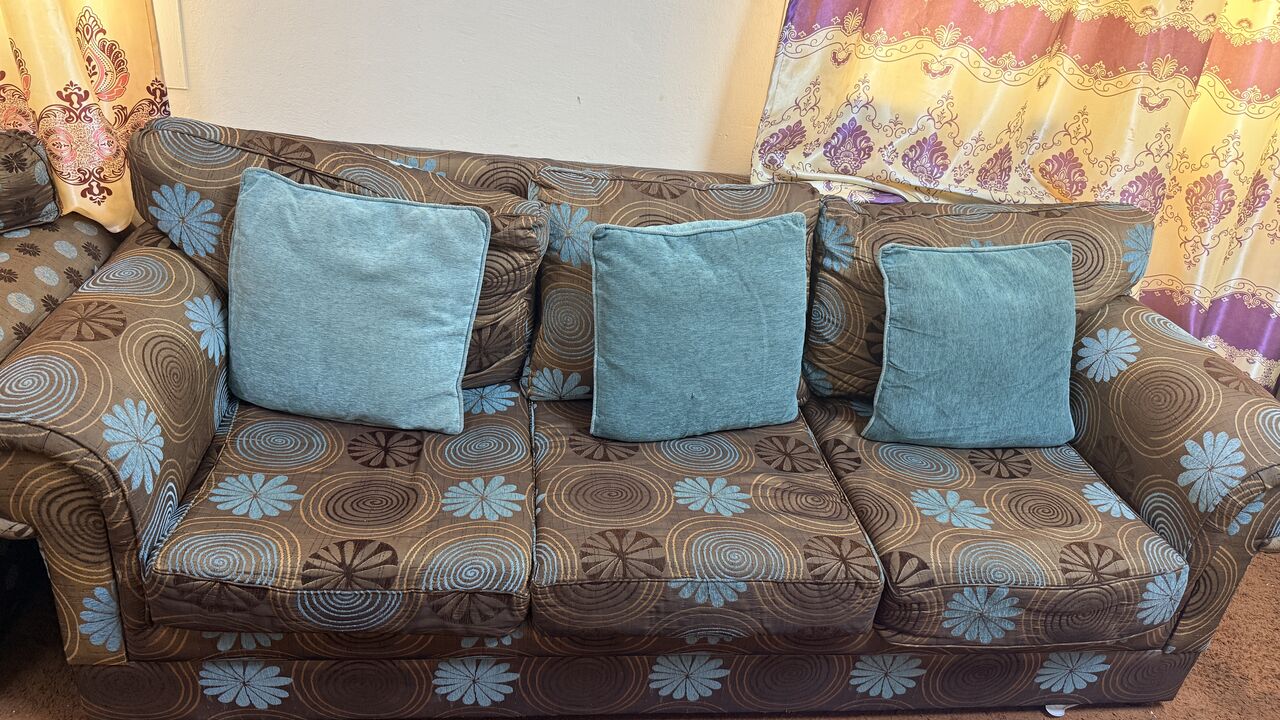 Jeddah, Furniture, SAR 600,  7 - Seater Sofa Set For Sale
