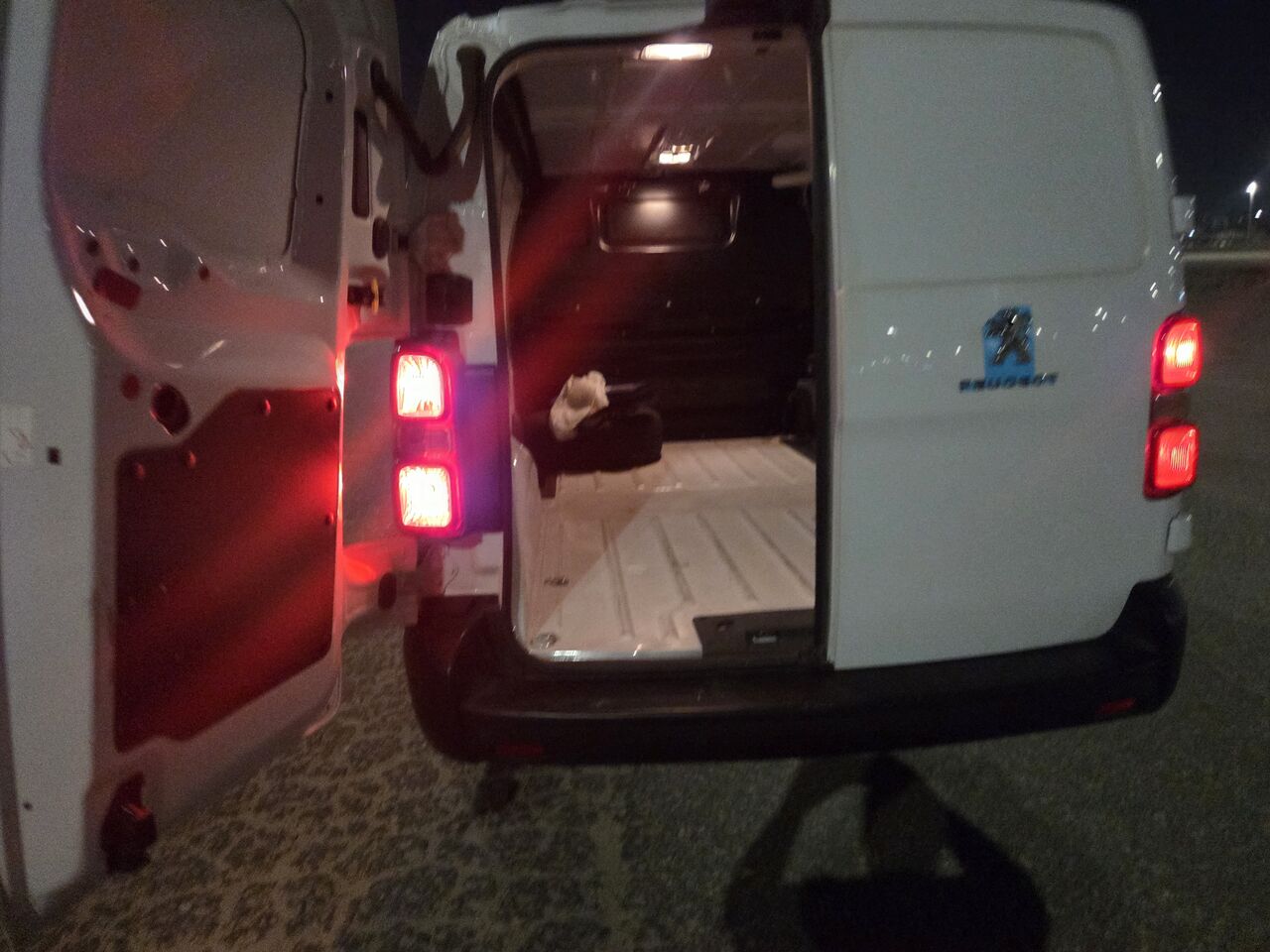 Dammam, Vehicles, Cars & Trucks , SAR 44000,  Peugeot Expert VIP L3 Trading Van Diesel,Model 2023 Automatic Under Warranty,  2023,  Automatic,  63400 KM,  Peugeot Expert VIP L3 Trading Van Diesel,Model   ODO 63400km