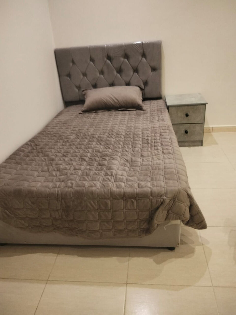 Jeddah, Furniture, SAR 5,  Medium Wooden Beds Are Available For Sale At Affordable Pricess