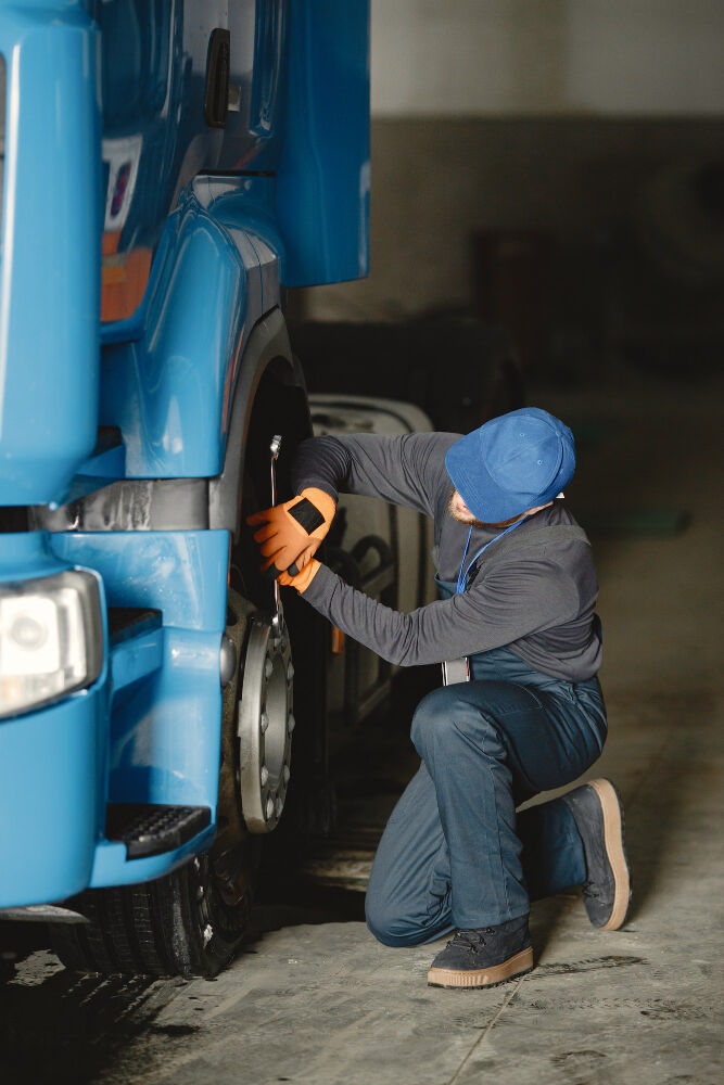 Edmonton, Automotive, When Your Commercial Truck Stops, We Bring The Service To You