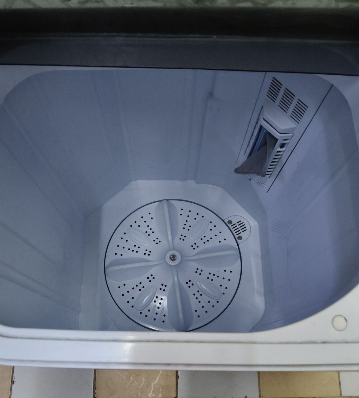 Al Adama, Appliances, SAR 260,  Clikon 7kg Semi Automatic Washing Machine